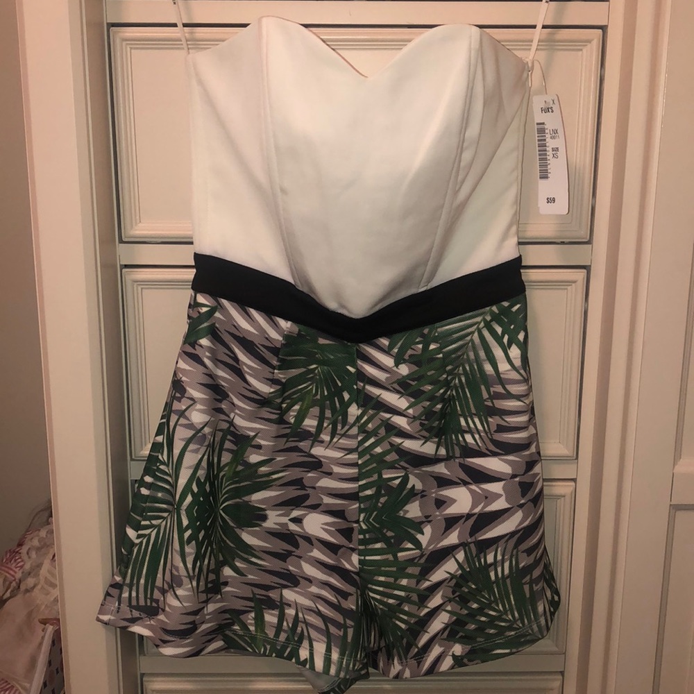NWT XS Lola vs Harper Palm Leaf Print Romper